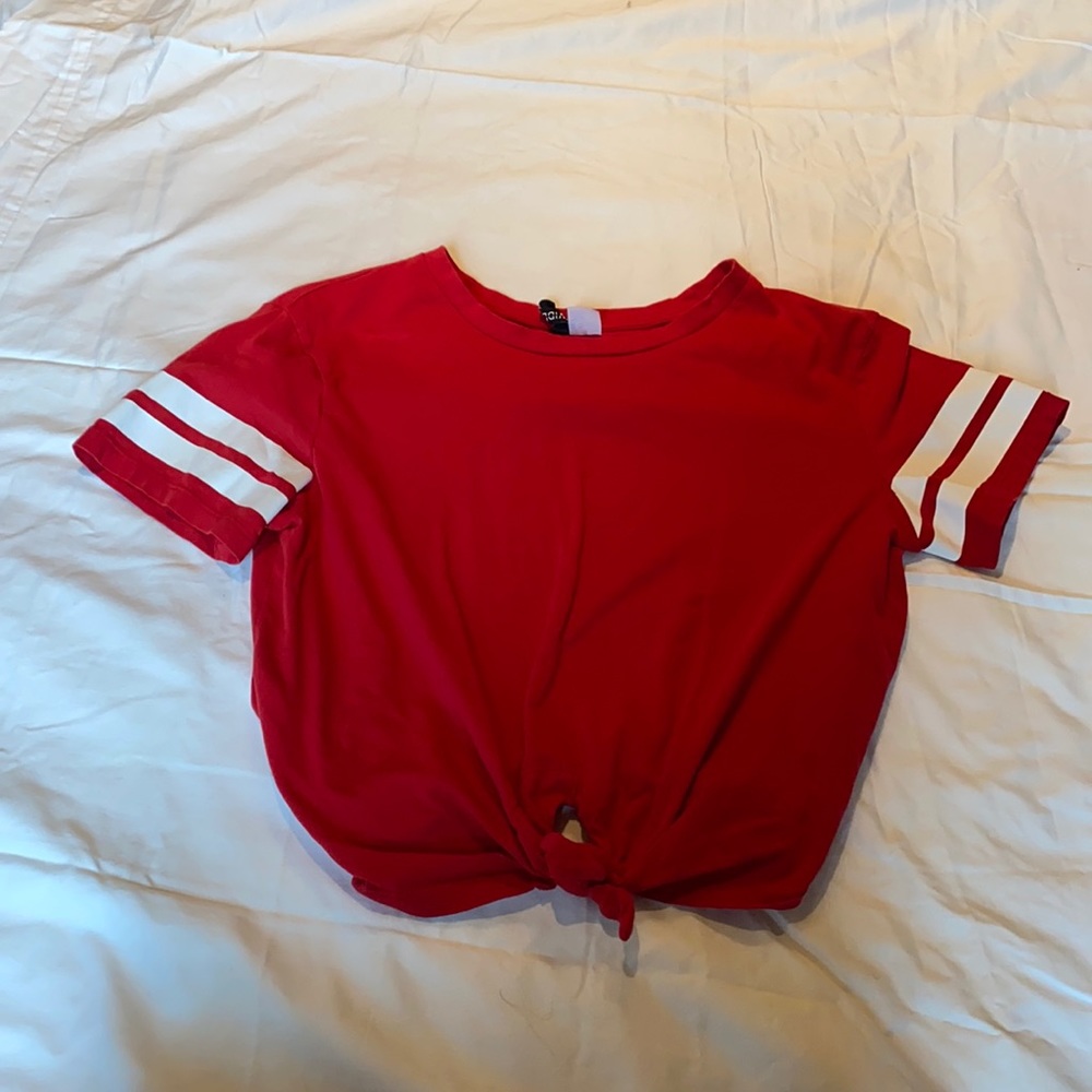 Red T-shirt with tie in front